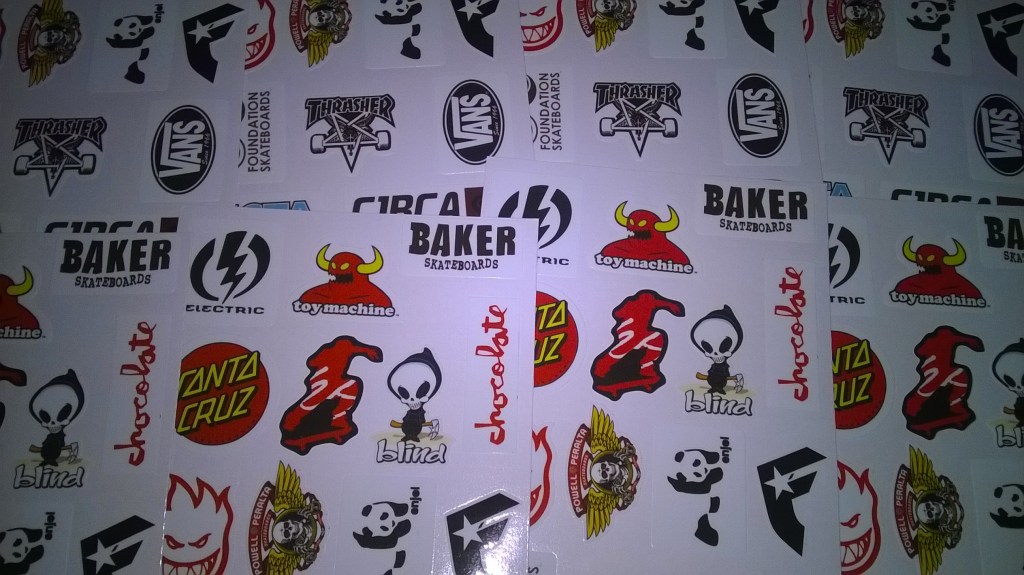 Sticker Kotak Print Tema Logo&nbsp;SkateBoard